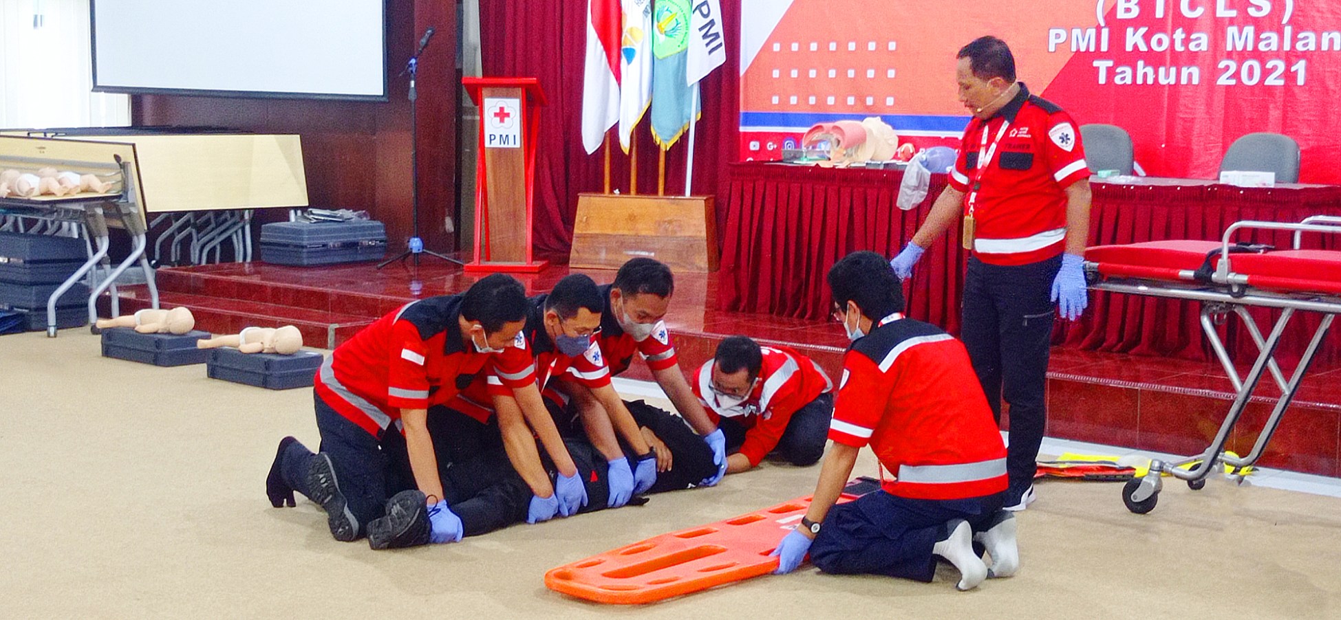 first aid diklat PMI PMR KSR relawan pangkalpinang korps Red Cross Indonesia website